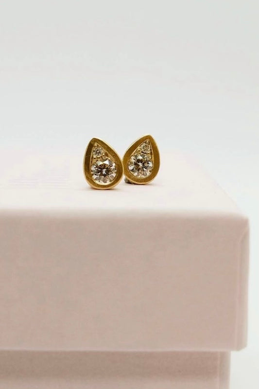 Drops Ear Studs - 18kt Gold with Brilliant Cut Diamonds