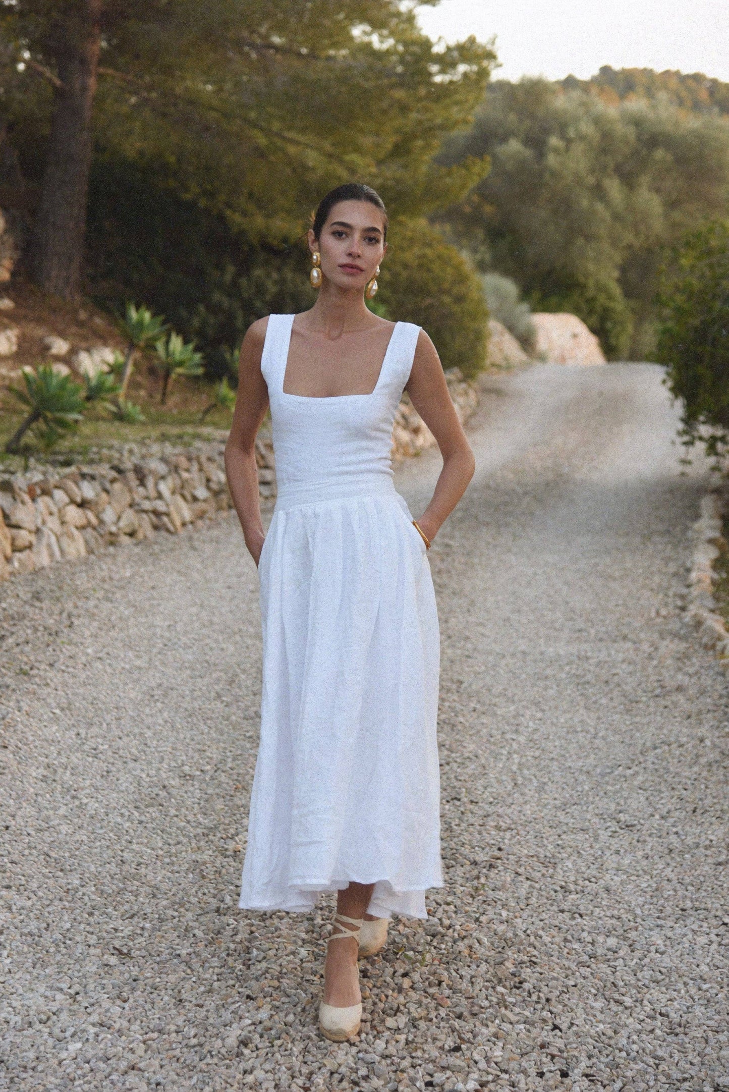 The Barcelona Linen Top - Blanco