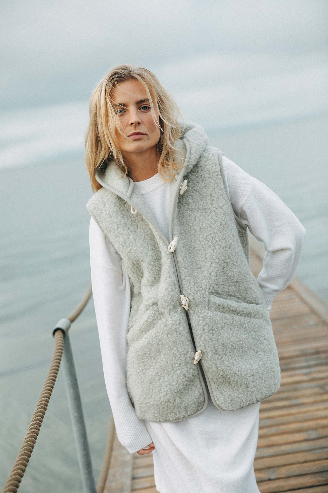 Quinn Hooded Wool Vest Women Light Grey