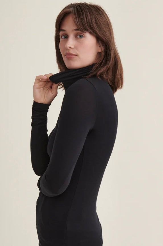 Basic Apparel Joline T-Neck - Black